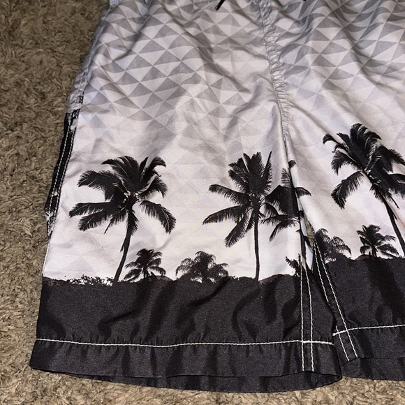 🦄3 FOR $15! Old navy swim trunks - Picture 3 of 6